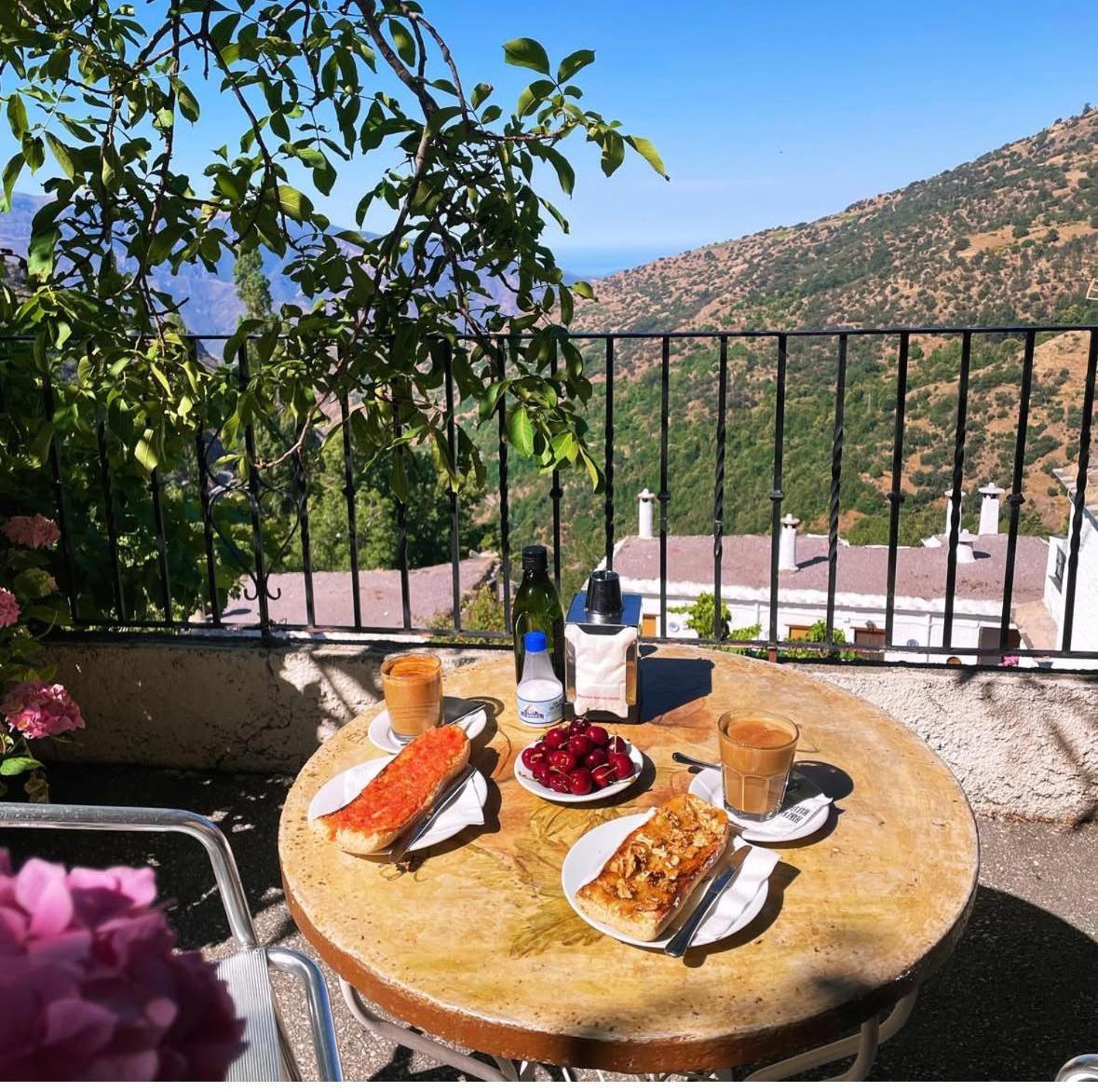 Hostal Rural Las Terrazas De La Alpujarra 부비온 외부 사진